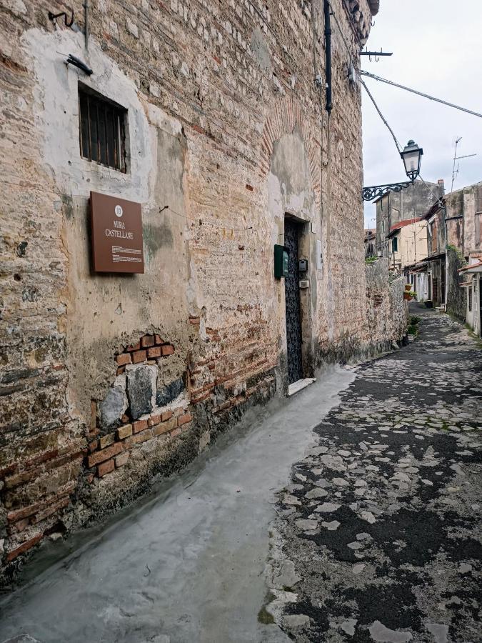 La Casetta Nelle Mura Apartment Terracina