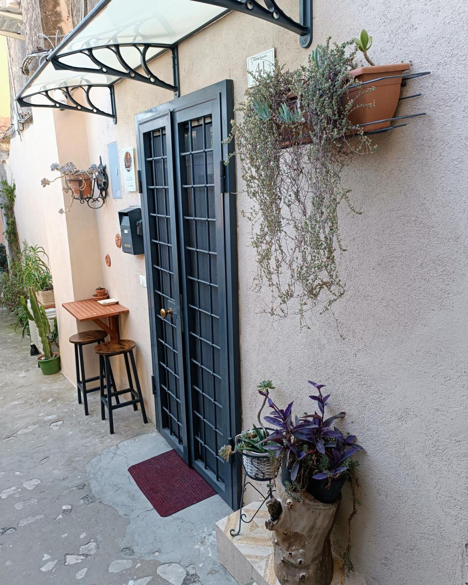 La Casetta Nelle Mura Apartment Terracina