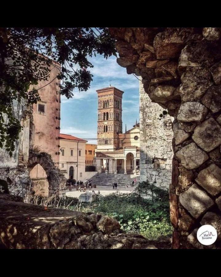 La Casetta Nelle Mura Apartment Terracina
